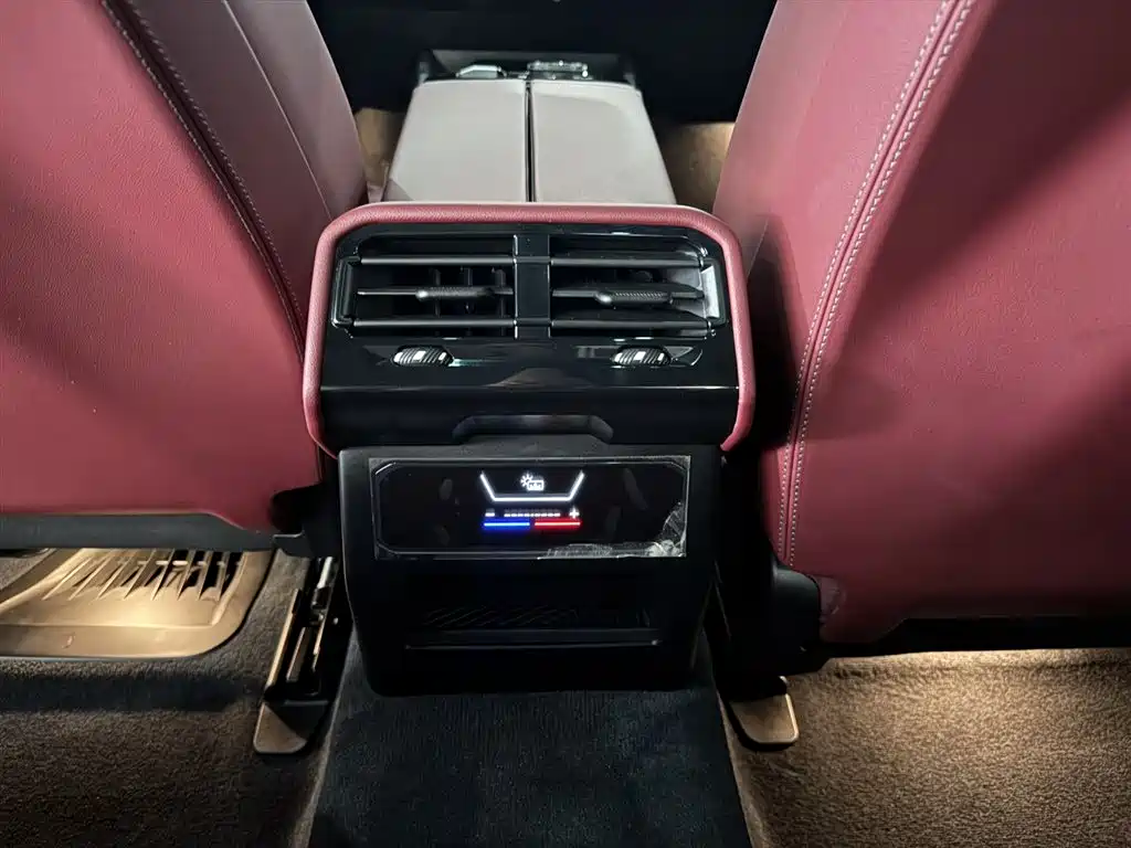 BMW 5 Series 2024 530Li Leading Model Luxury Package фото 18