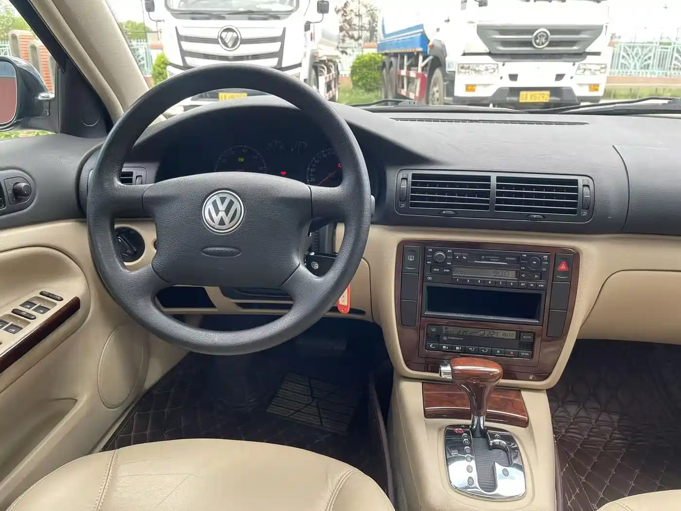Volkswagen Passat 2005 1.8T Automatic Luxury фото 15