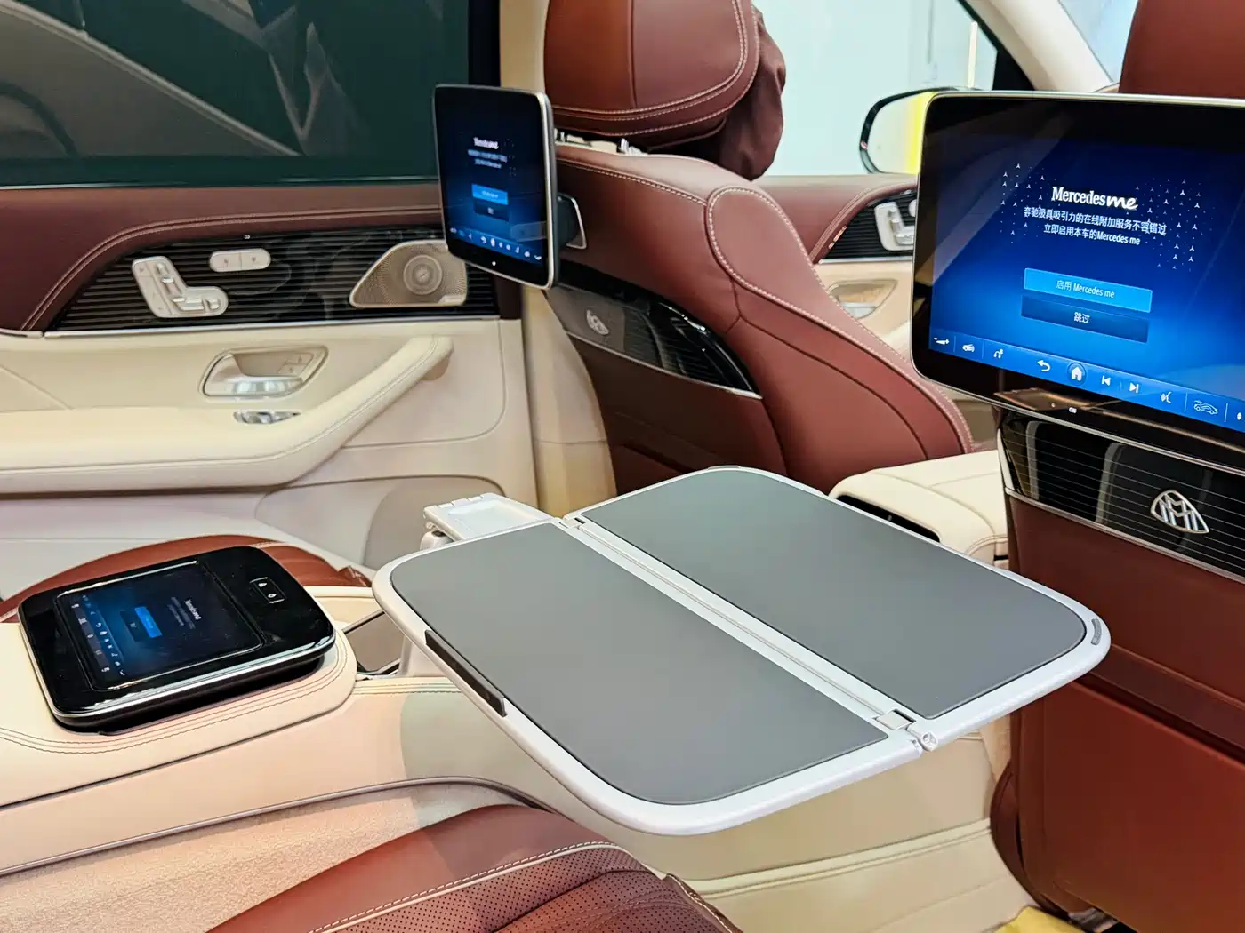 Mercedes-Benz Maybach GLS 2025 GLS 600 4MATIC Polar Night Edition фото 16