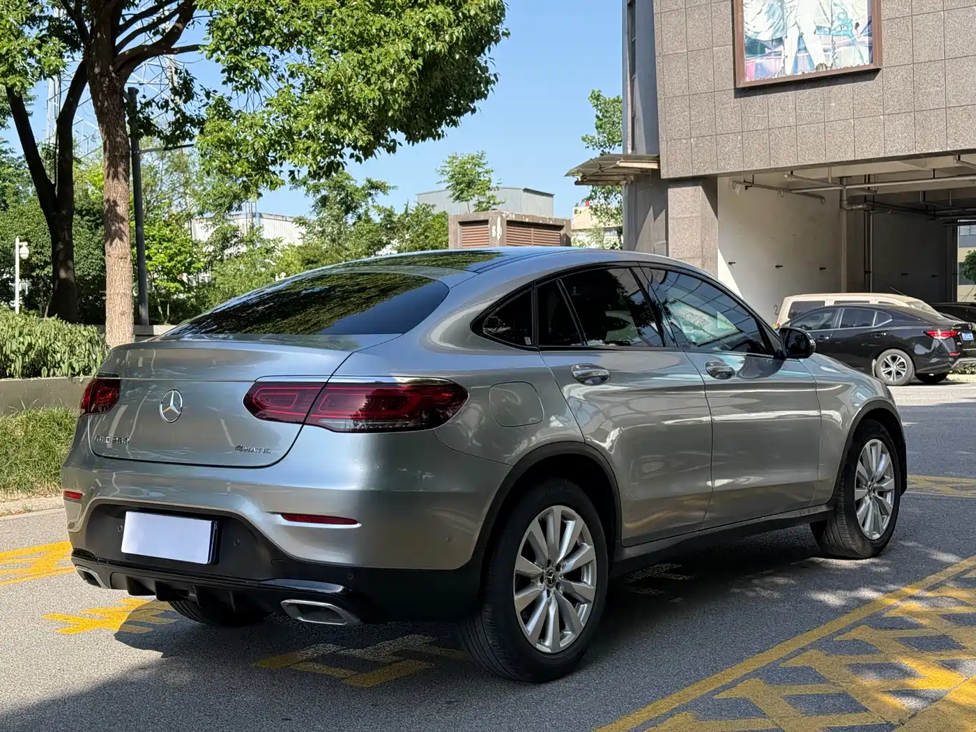Mercedes-Benz GLC Coupe 2020 GLC 260 4MATIC Coupe SUV фото 4