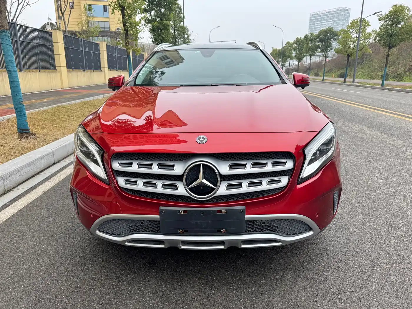 MERCEDES-BENZ GLA