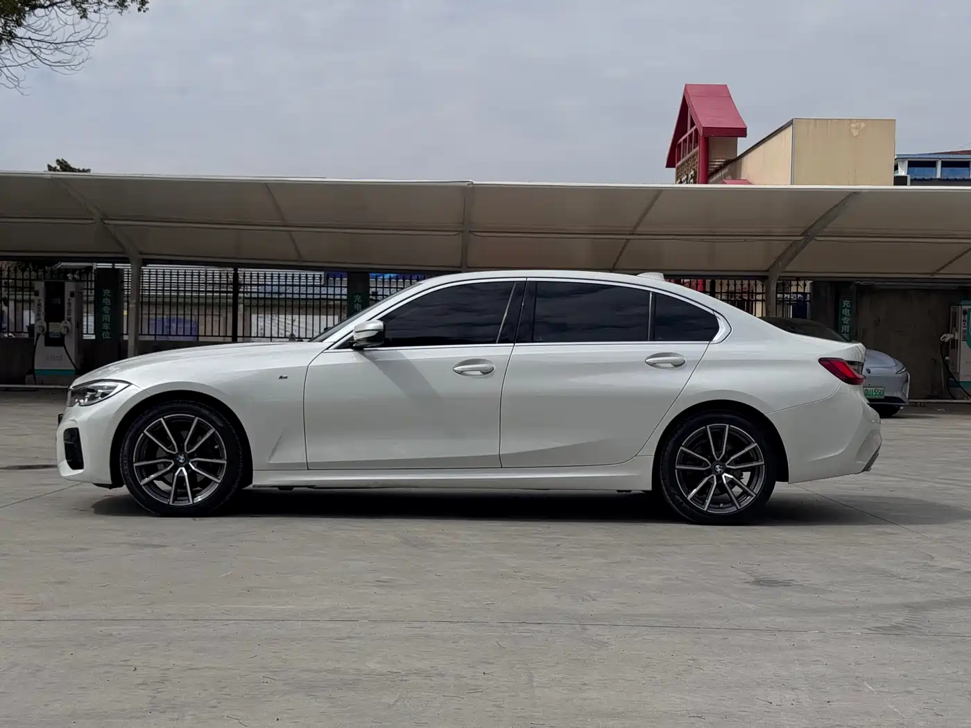 BMW 3 Series 2022 325Li M Sport Package фото 4