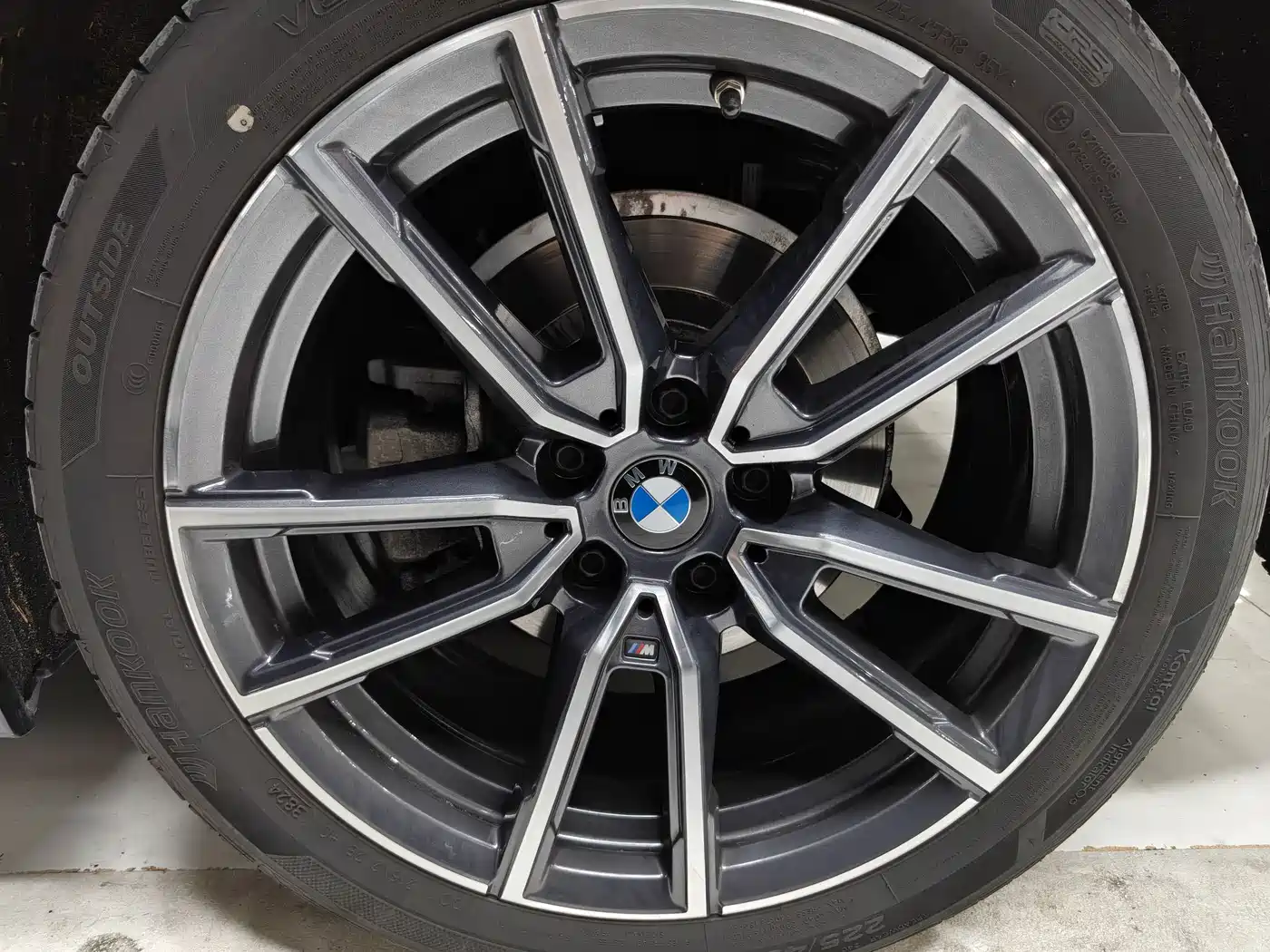 BMW 3 Series 2024 325i M Sport Shadowline Package фото 15