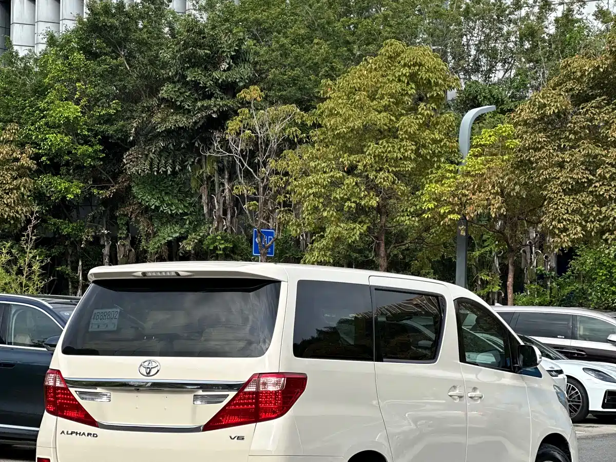 Toyota Alphard 2012 3.5L Luxury Edition фото 13