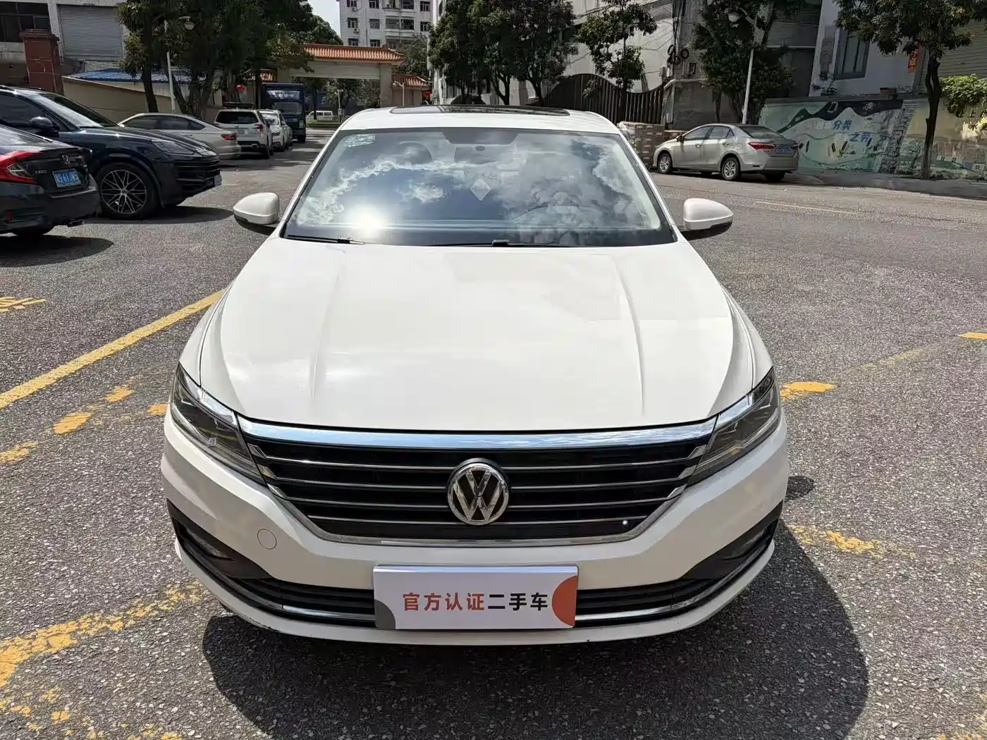 Фото 2 - Volkswagen Lavida