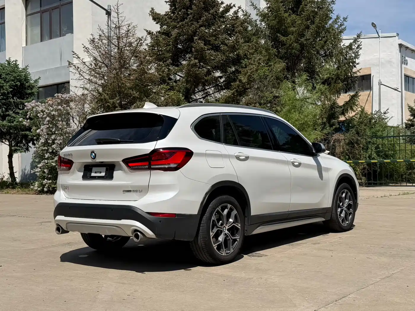BMW X1 2022 sDrive20Li Fashion фото 5