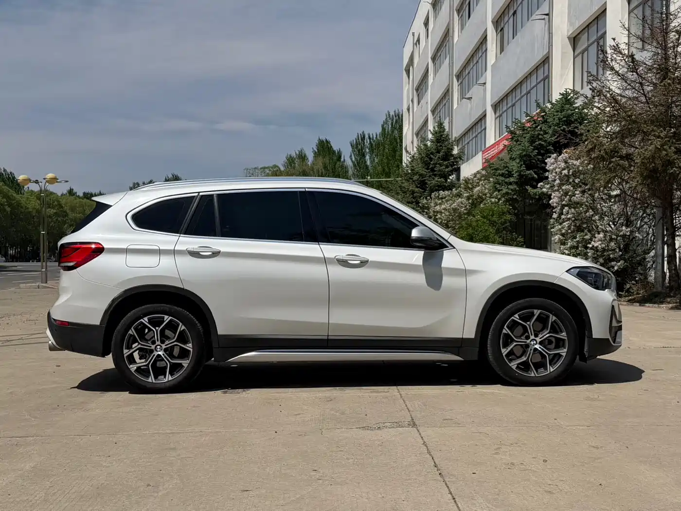 BMW X1 2022 sDrive20Li Fashion фото 4