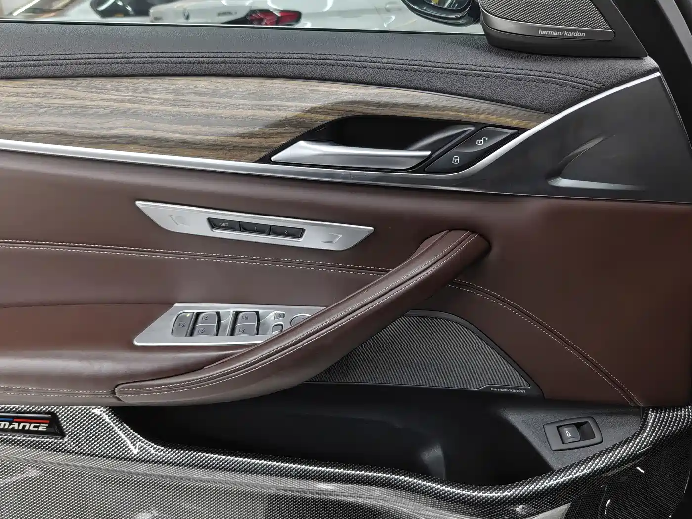 BMW 5 Series 2019 530Li Premium Luxury Package фото 5