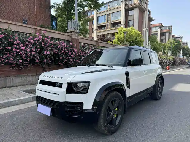 Land Rover Defender 110 3.0T P400 X-DYNAMIC HSE