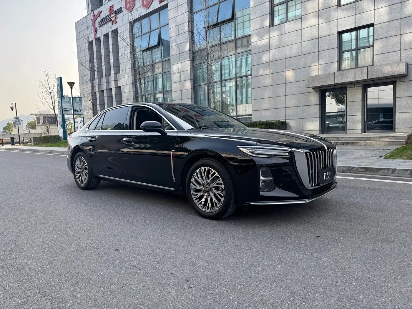 Hongqi H5 2023 2.0T Auto Smart Connect Flag Comfort фото 4