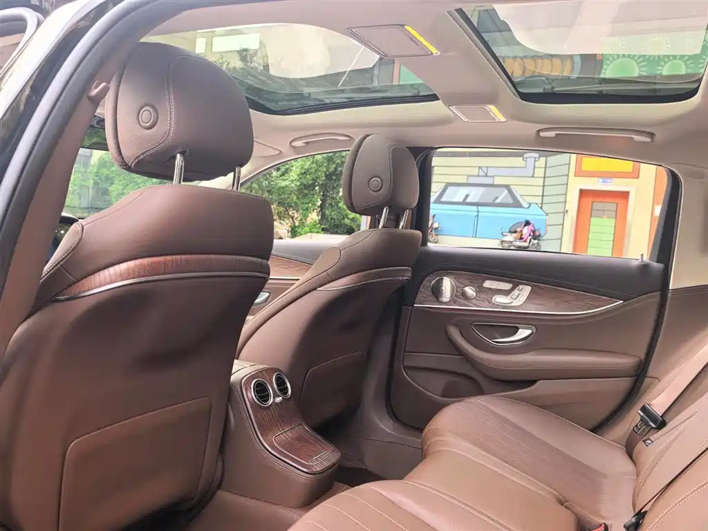 Mercedes-Benz E-Class 2022 E 300 L Luxury фото 8