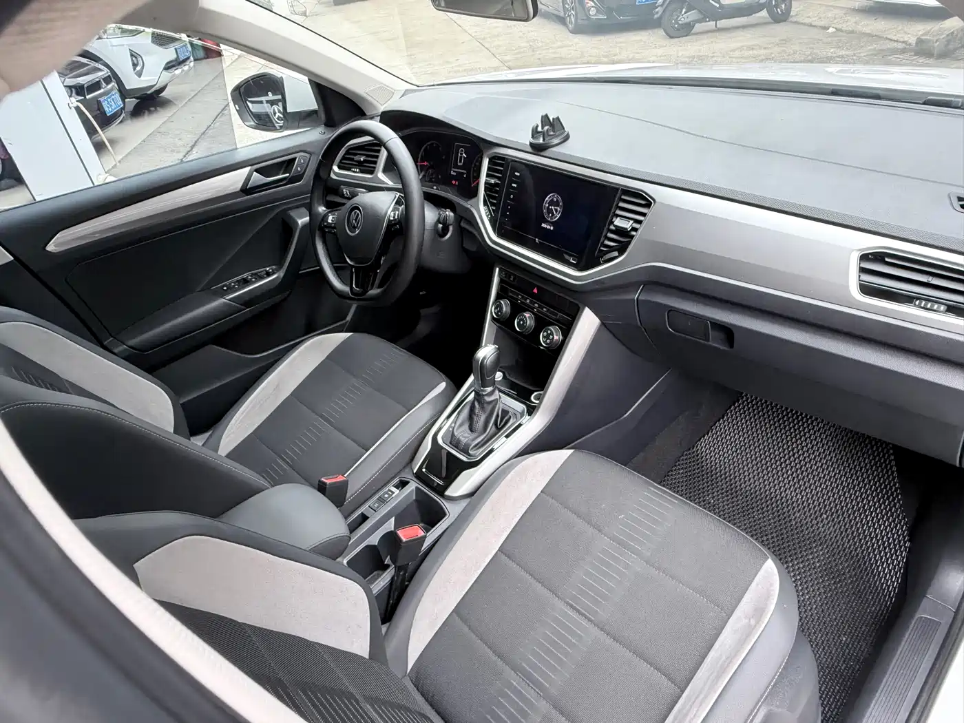 Volkswagen T-ROC 2022 280TSI DSG 2WD Elite PLUS фото 15