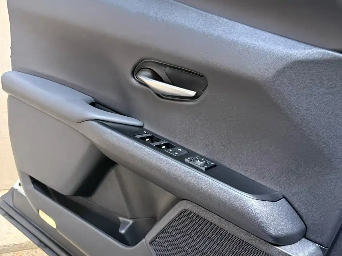 Lexus UX 2020 2020 260h Explore Cool Edition