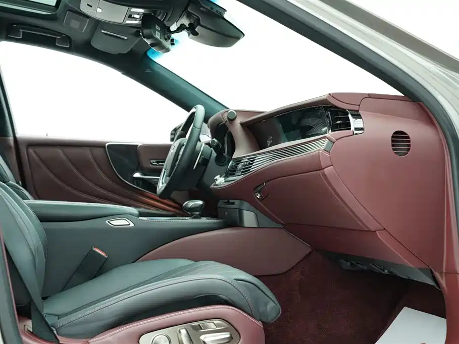 Lexus LS 2018 500h Executive Edition China V фото 28