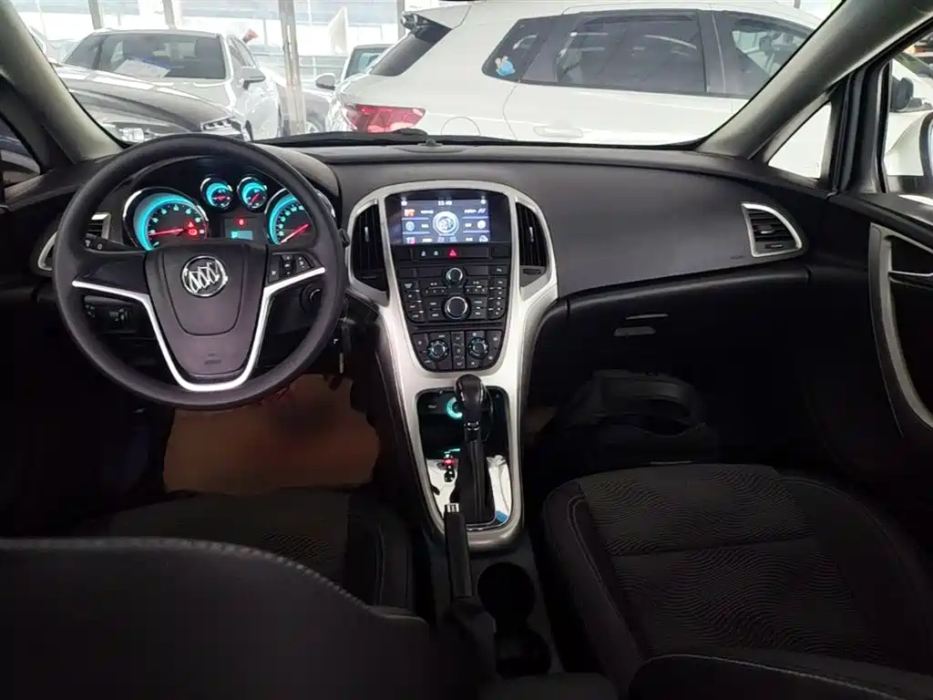 Buick Excelle 2014 XT 1.6L Automatic Fashion фото 10