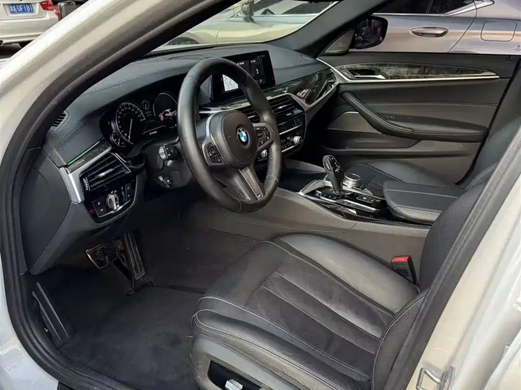 BMW 5 Series 2018 530Li Premium M Sport Package фото 12