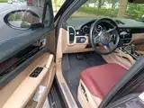 Photo 12 - Porsche Cayenne New Energy