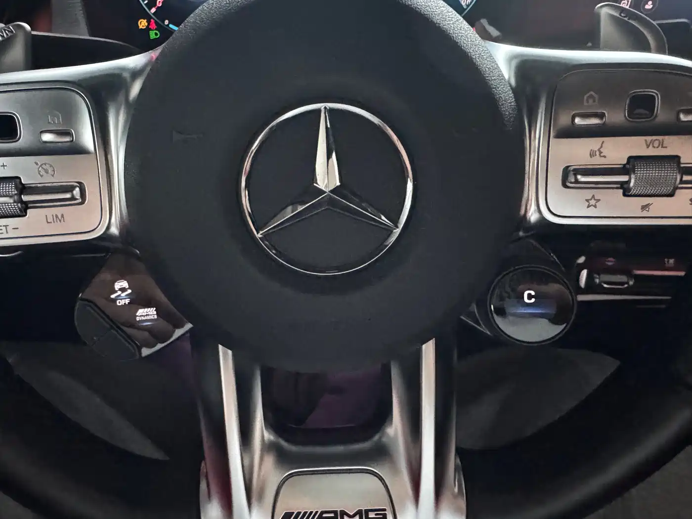 Mercedes-Benz A-Class AMG 2021 AMG A 35 L 4MATIC Blazing Night Special Edition фото 10