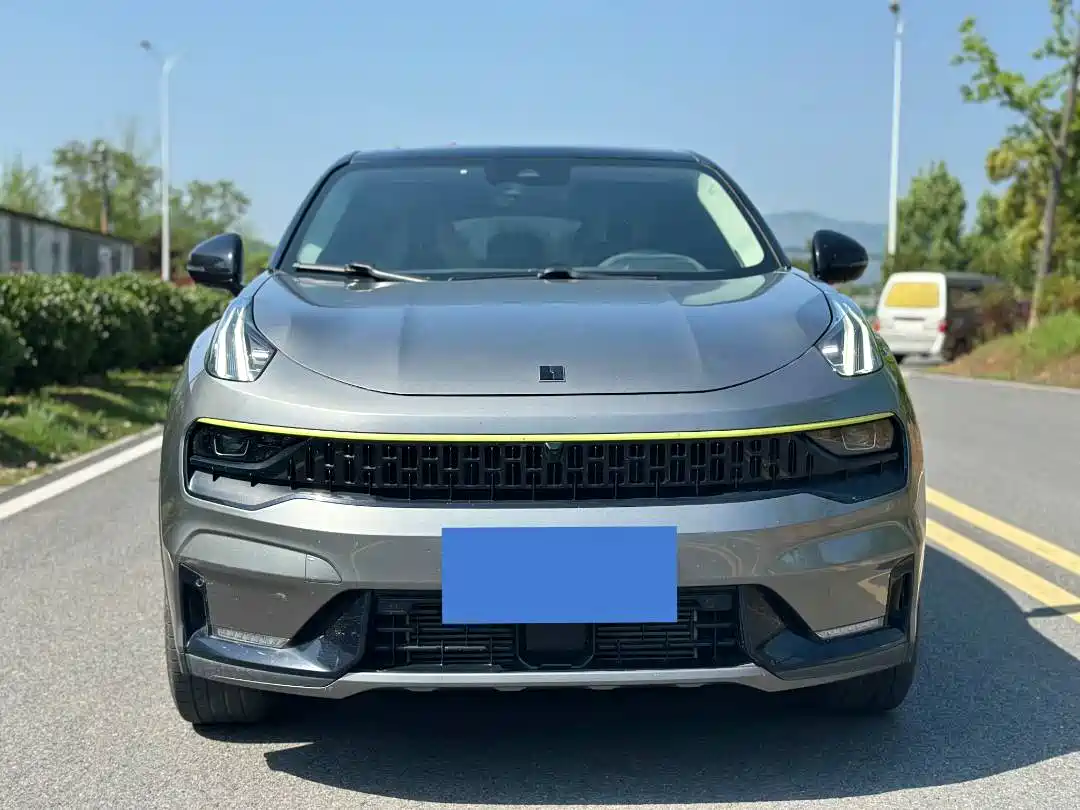 Lynk & Co 05 2022 2.0TD 2WD Shine Halo