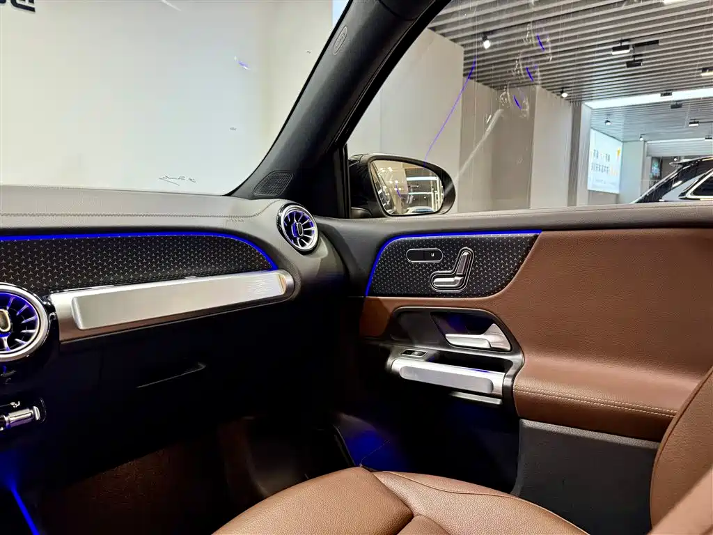 Mercedes-Benz GLB 2024 Facelift GLB 220 Style фото 28