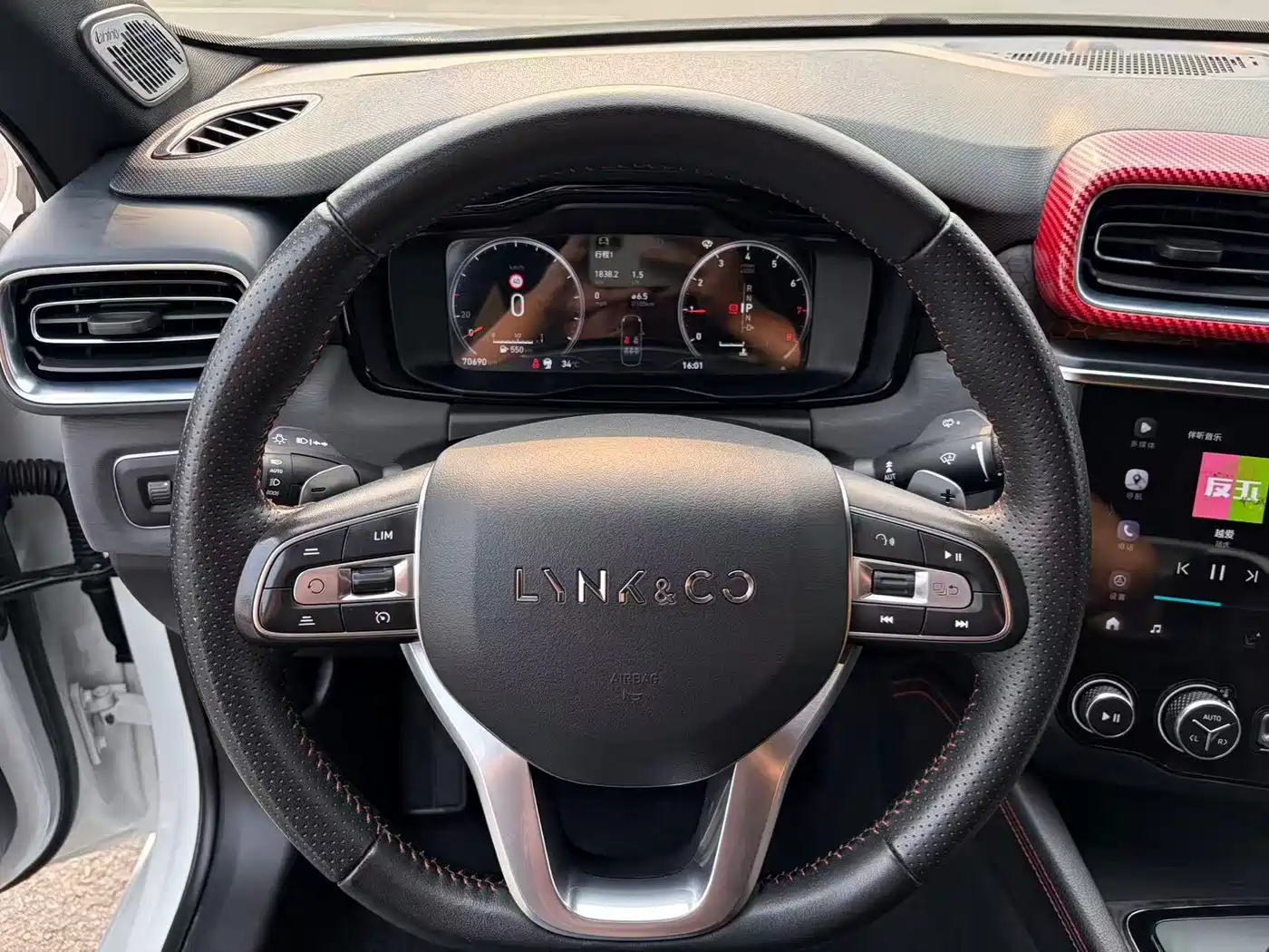 Lynk & Co 03 2019 2.0TD Auto Power Pro Version фото 11