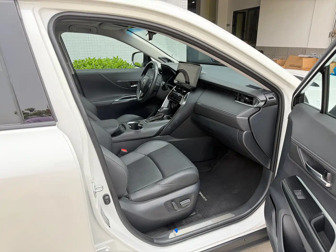 Toyota Venza 2024 2.5L Smart Hybrid 2WD Premium Edition фото 6