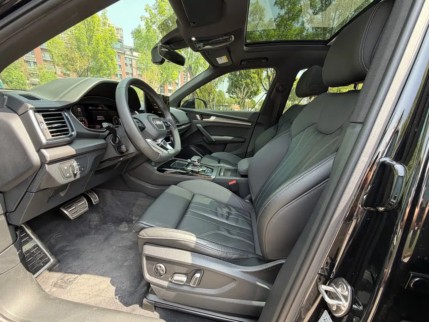 Audi Q5L 2024 Model 40 TFSI Luxury Dynamic фото 15