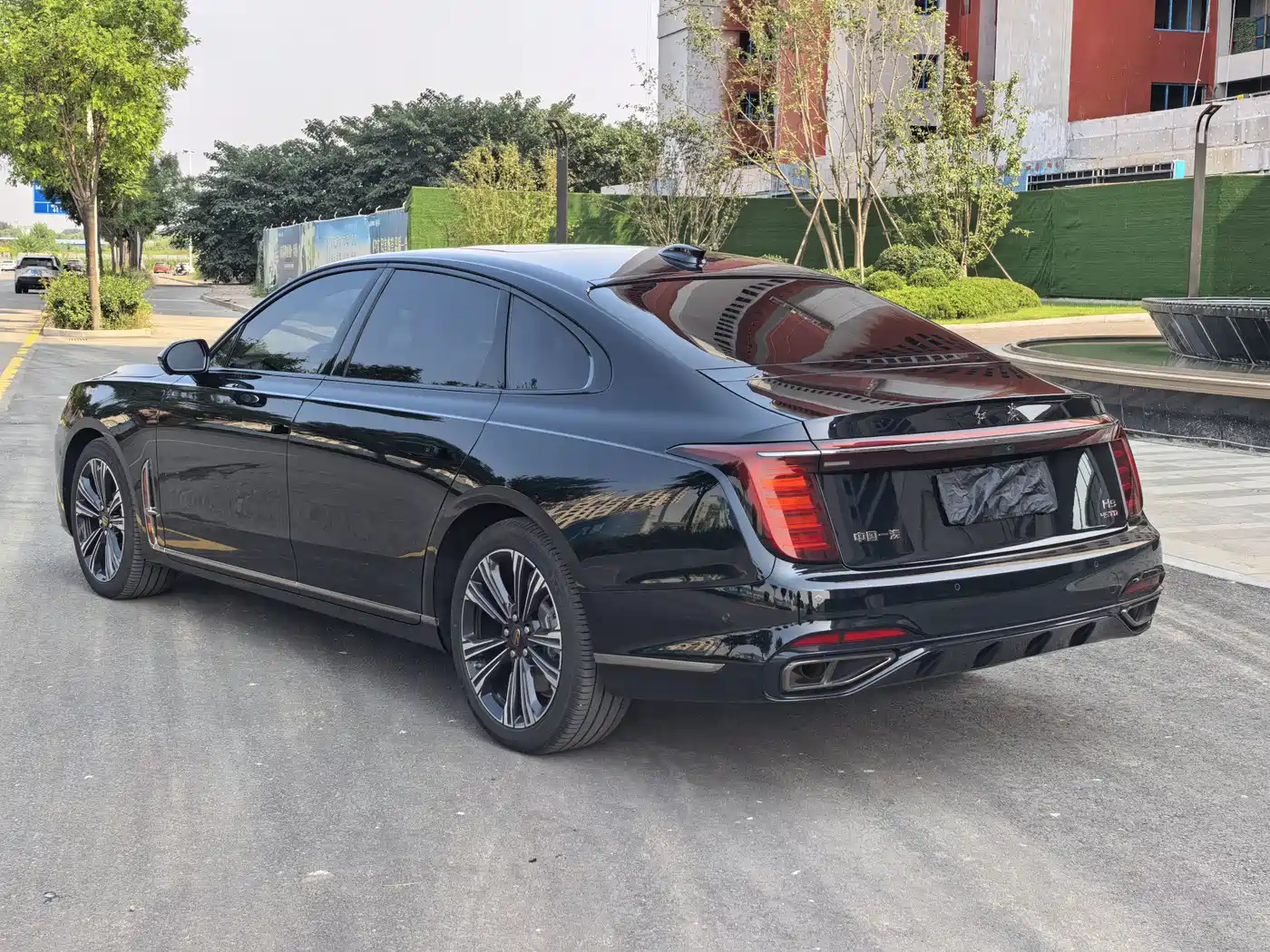 Фото 8 - Hongqi H9