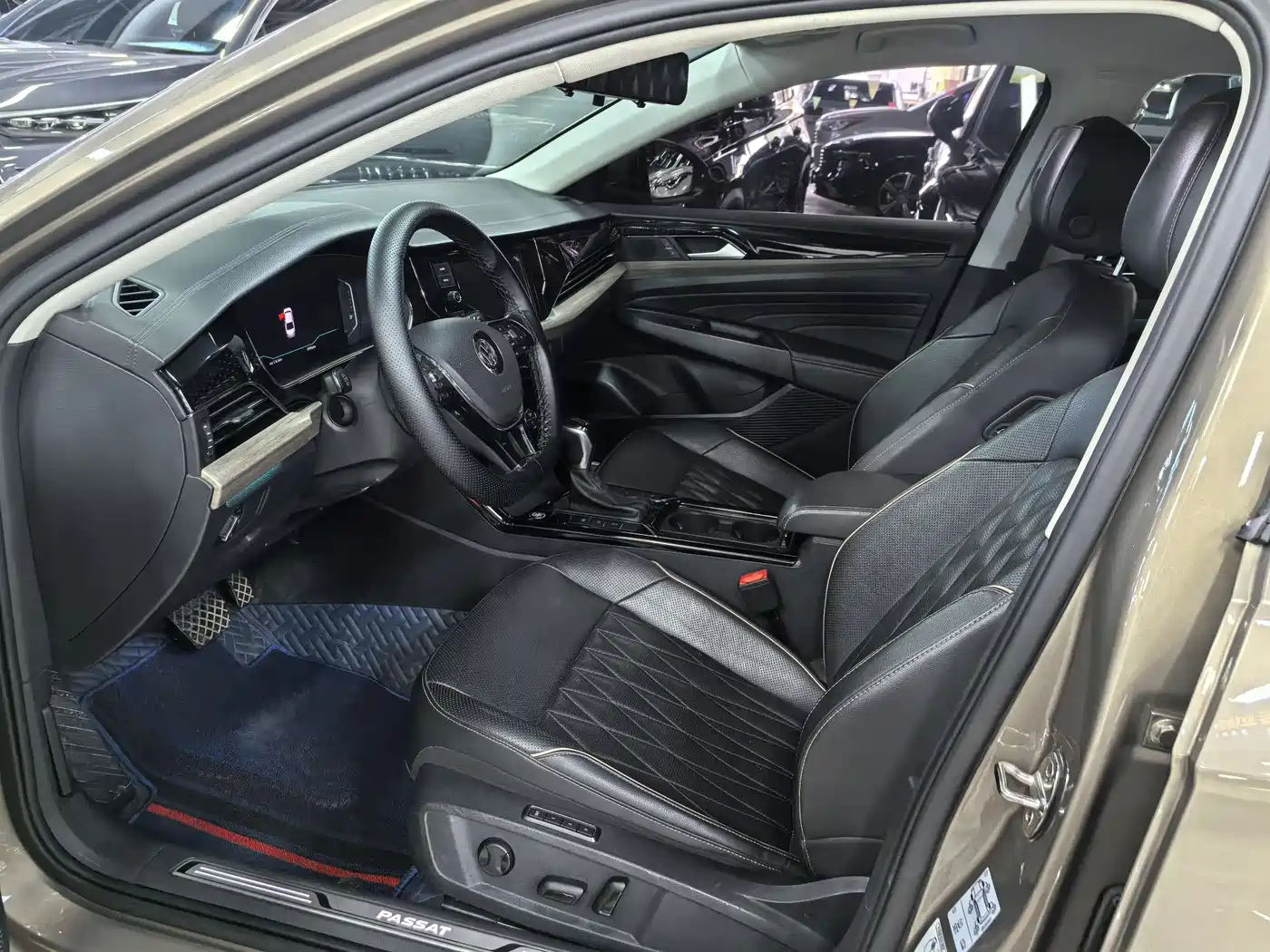 Volkswagen Passat 2019 330TSI Premium Edition China V фото 7