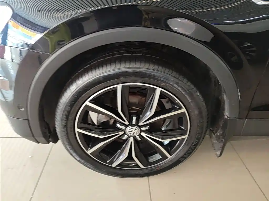 Volkswagen Tiguan L 2019 330TSI Auto 2WD Smart Luxury Edition China V фото 23