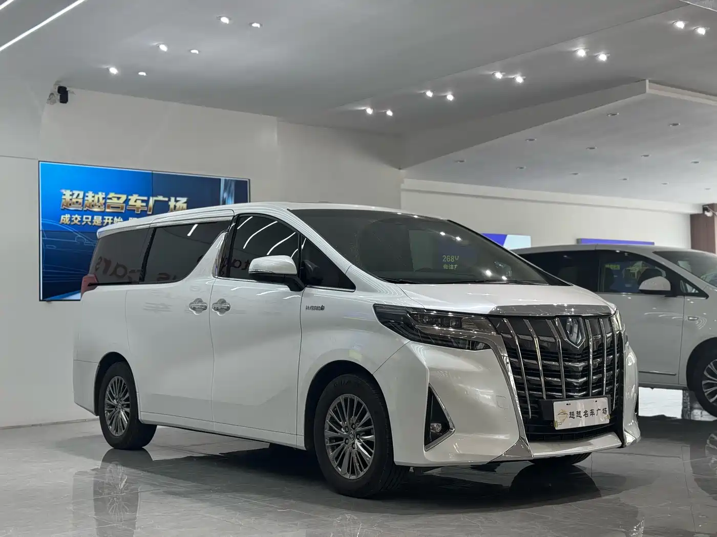 Toyota Alphard 2021 Hybrid 2.5L Premium фото 3