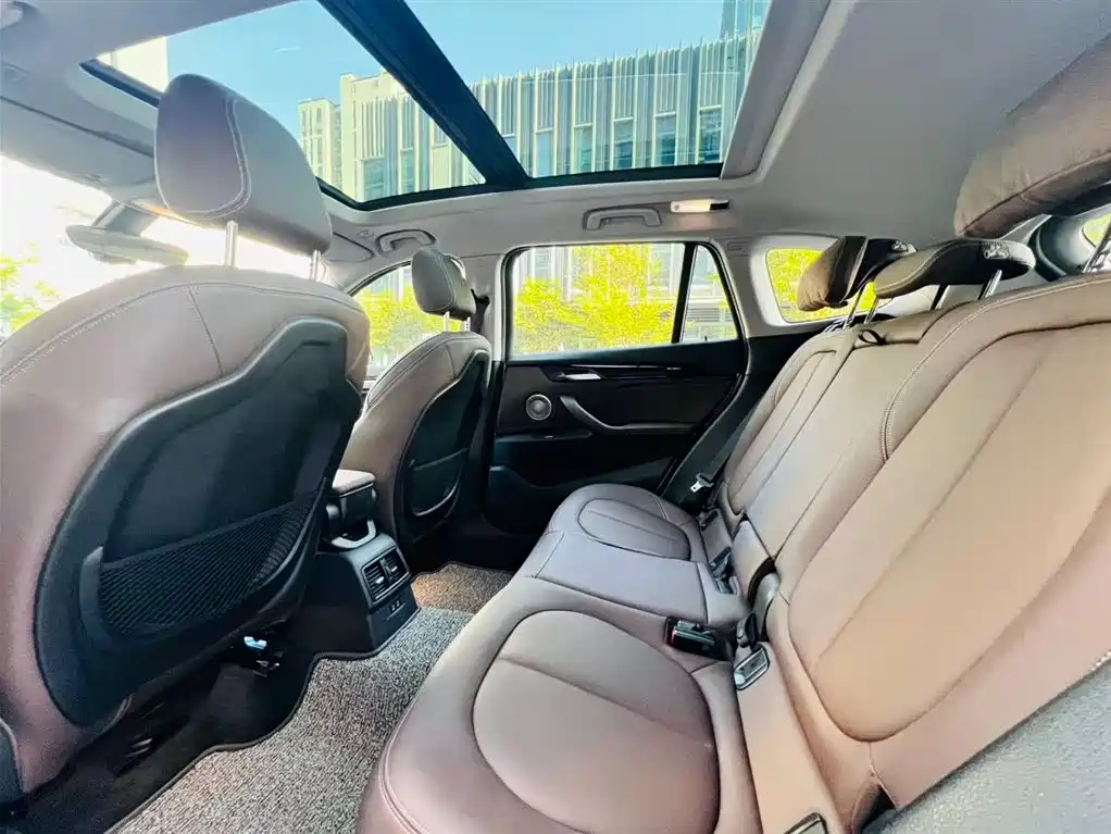 BMW X1 2021 sDrive25Li Leading фото 16