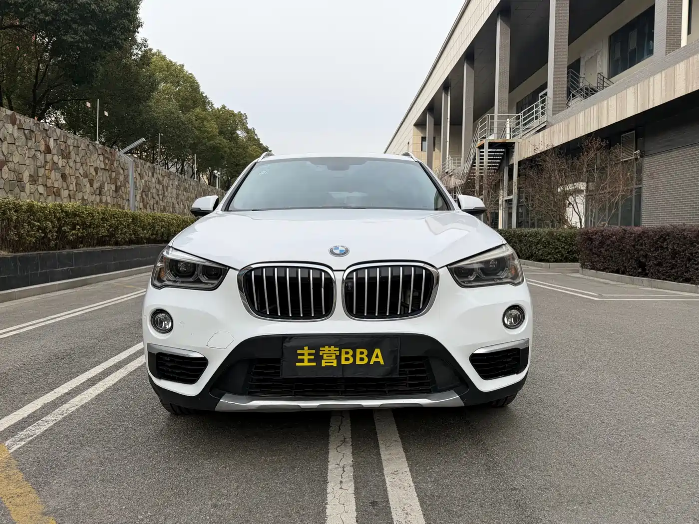 BMW X1 2018 sDrive18Li Premium Model фото 2