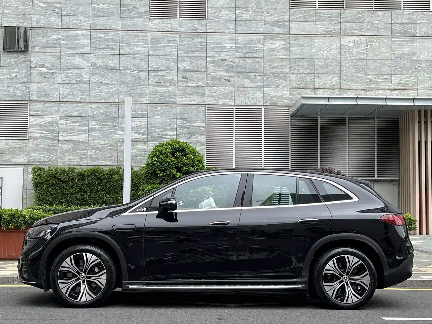 Mercedes-Benz EQE SUV 2024 500 4MATIC Luxury Edition фото 3