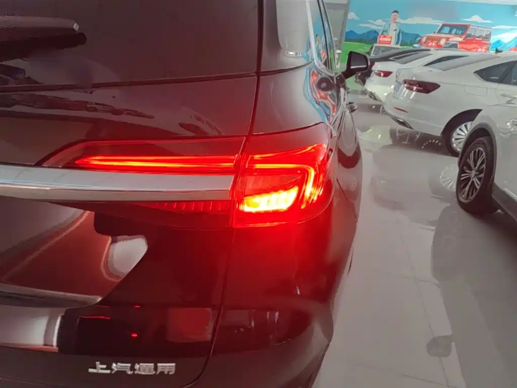 Buick Enclave 2022 652T 2WD Premium 7-Seater фото 8