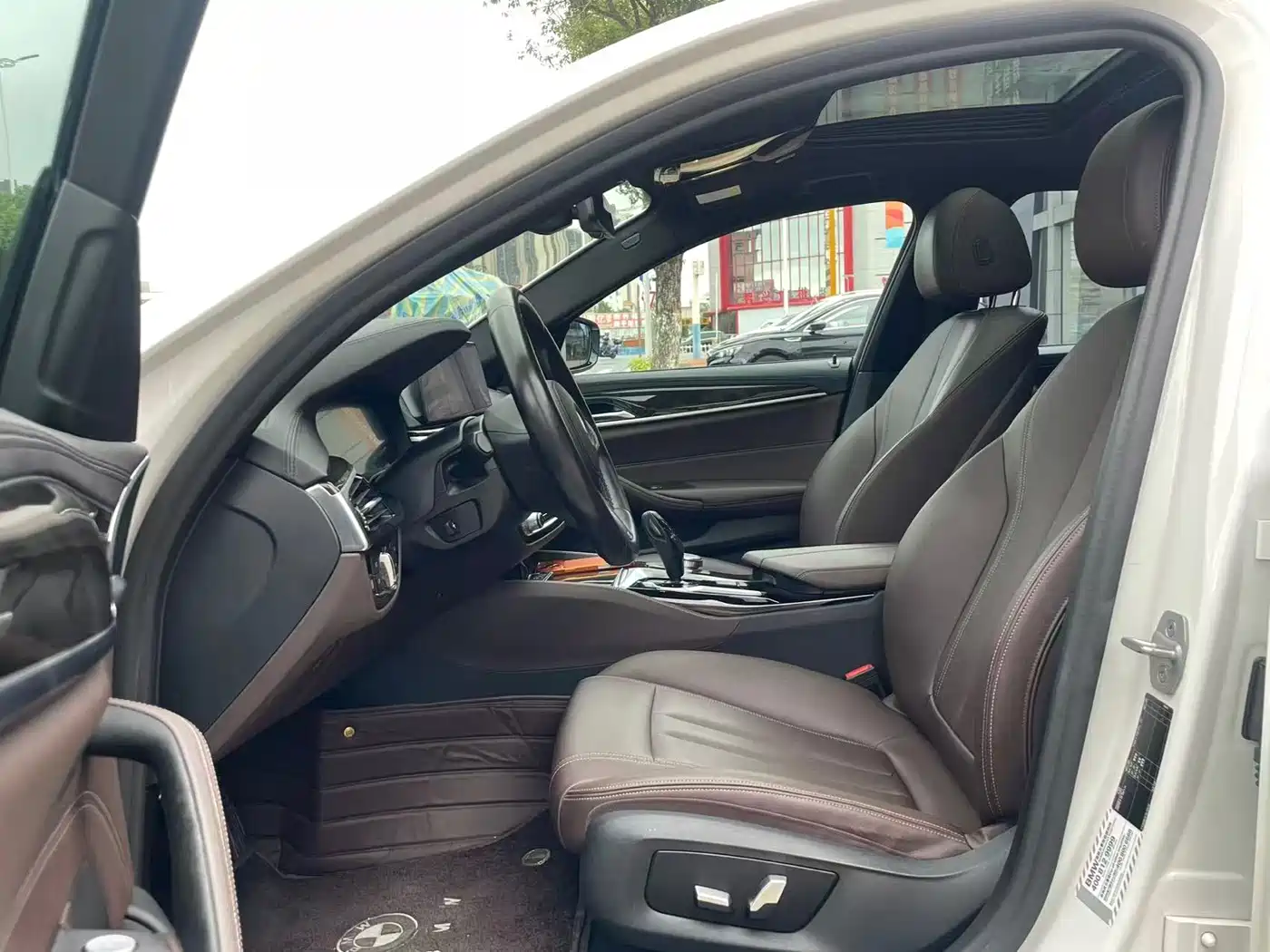 BMW 5 Series 2019 525Li M Sport Package фото 4