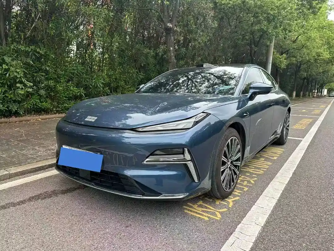 Geely Galaxy Galaxy Xingyao 8 2025 130km EM-i Premium Edition