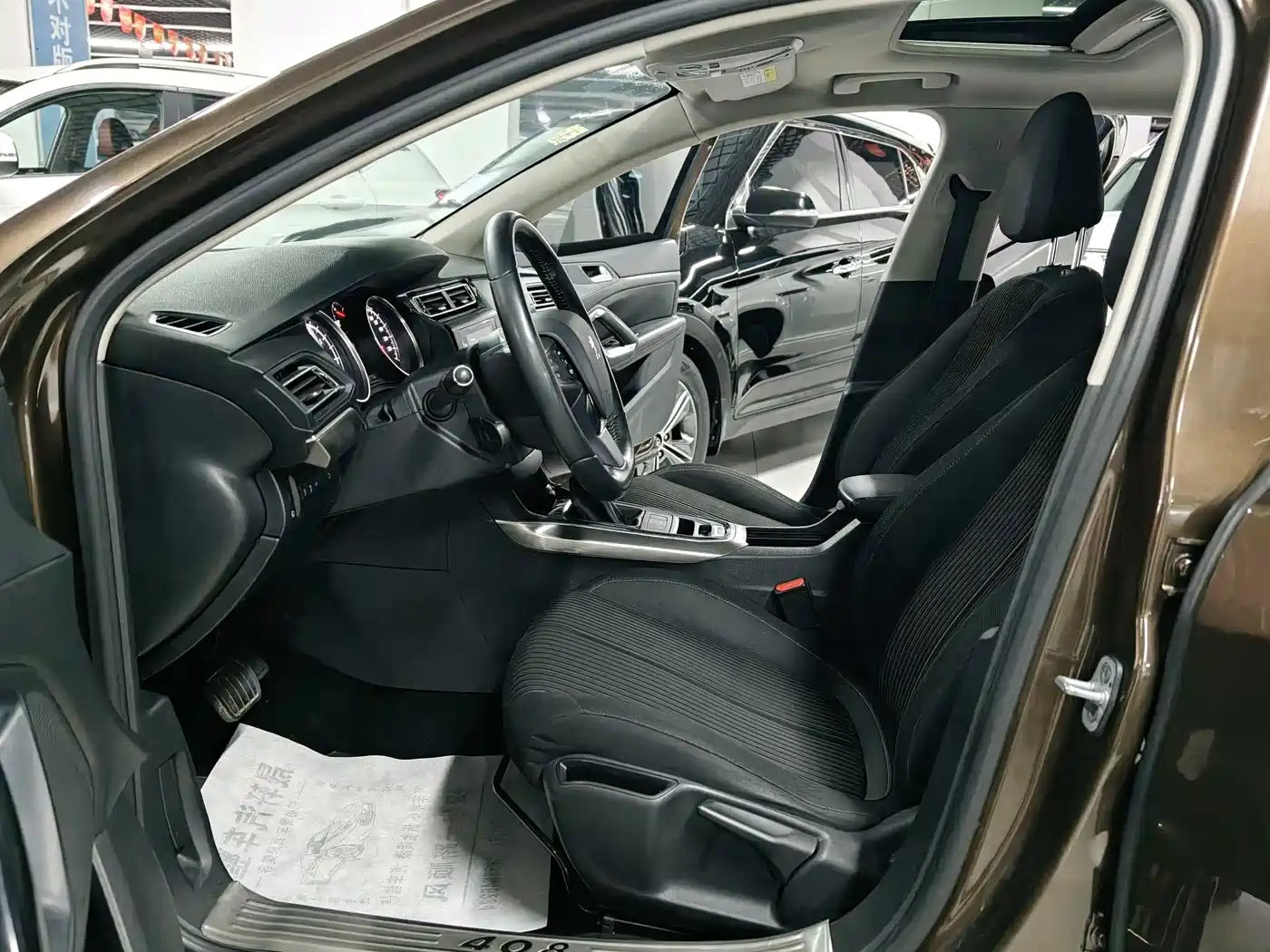 Peugeot 408 2014 1.8L Automatic Luxury Edition фото 5