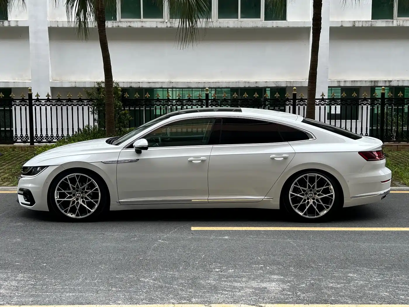 Volkswagen FAW-Volkswagen CC 2019 380TSI Glamour Edition China V фото 4