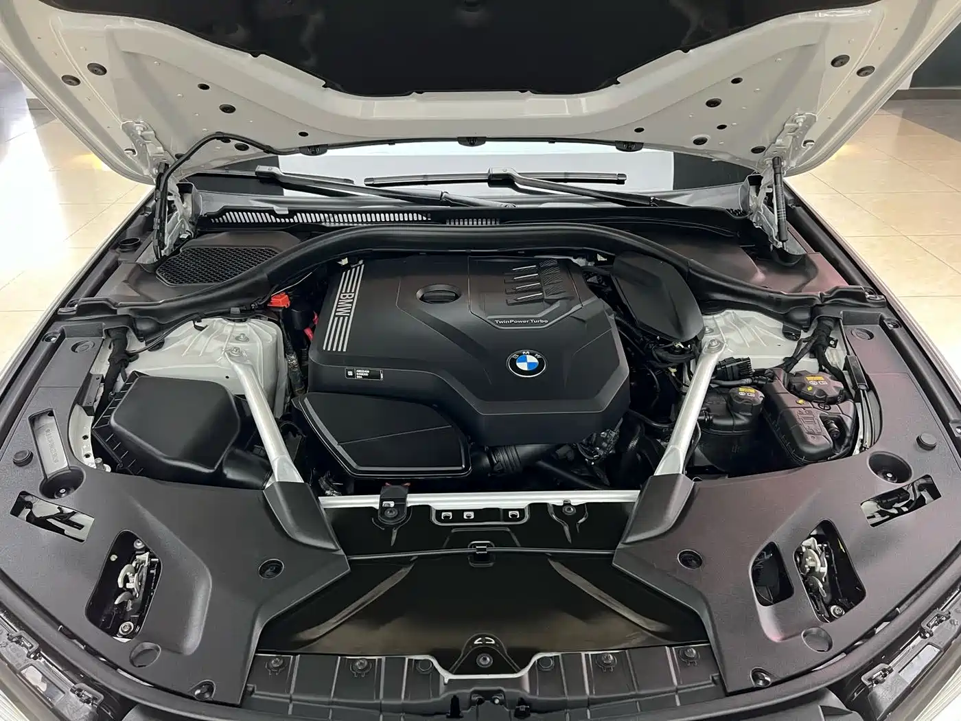 BMW 5 Series 2022 Facelift 530Li Leading M Sport Package фото 25