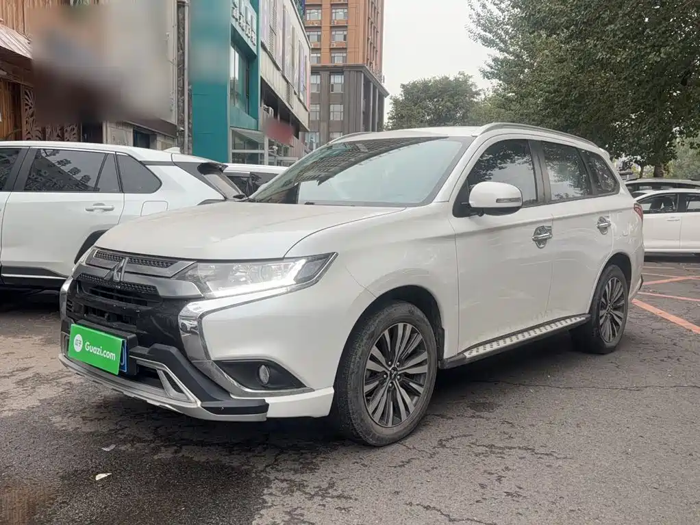 Mitsubishi Outlander 2022 2021 2.0L 2WD Smooth Ride Version 5-Seater