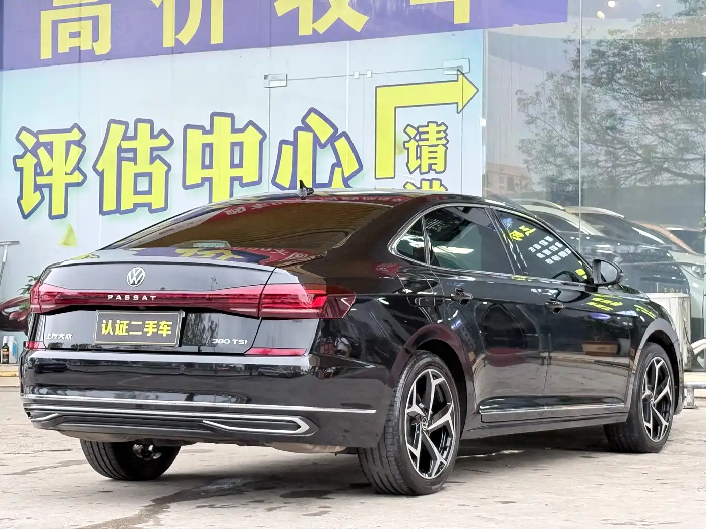 Volkswagen Passat 2025 Outstanding 380TSI Starlight Dragon Soaring Edition фото 16