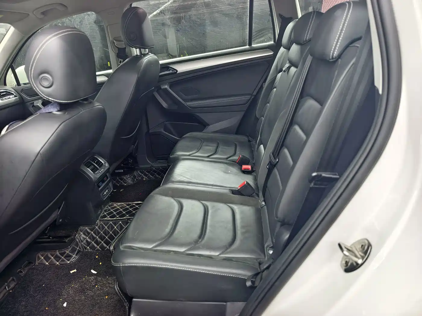 Photo 9 - Volkswagen Tiguan L