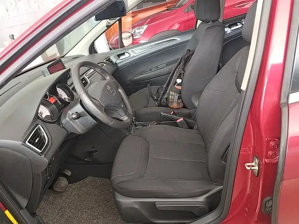 Peugeot 308 2014 Model Joy Edition Classic 1.6L Automatic Trend Style фото 14