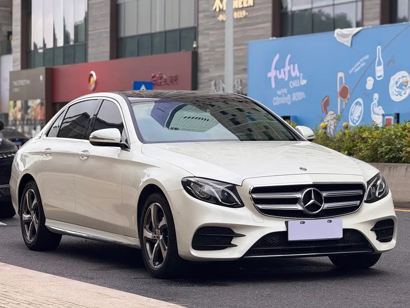 Mercedes-Benz E-Class 2018 E 300 L Sport Fashion фото 4