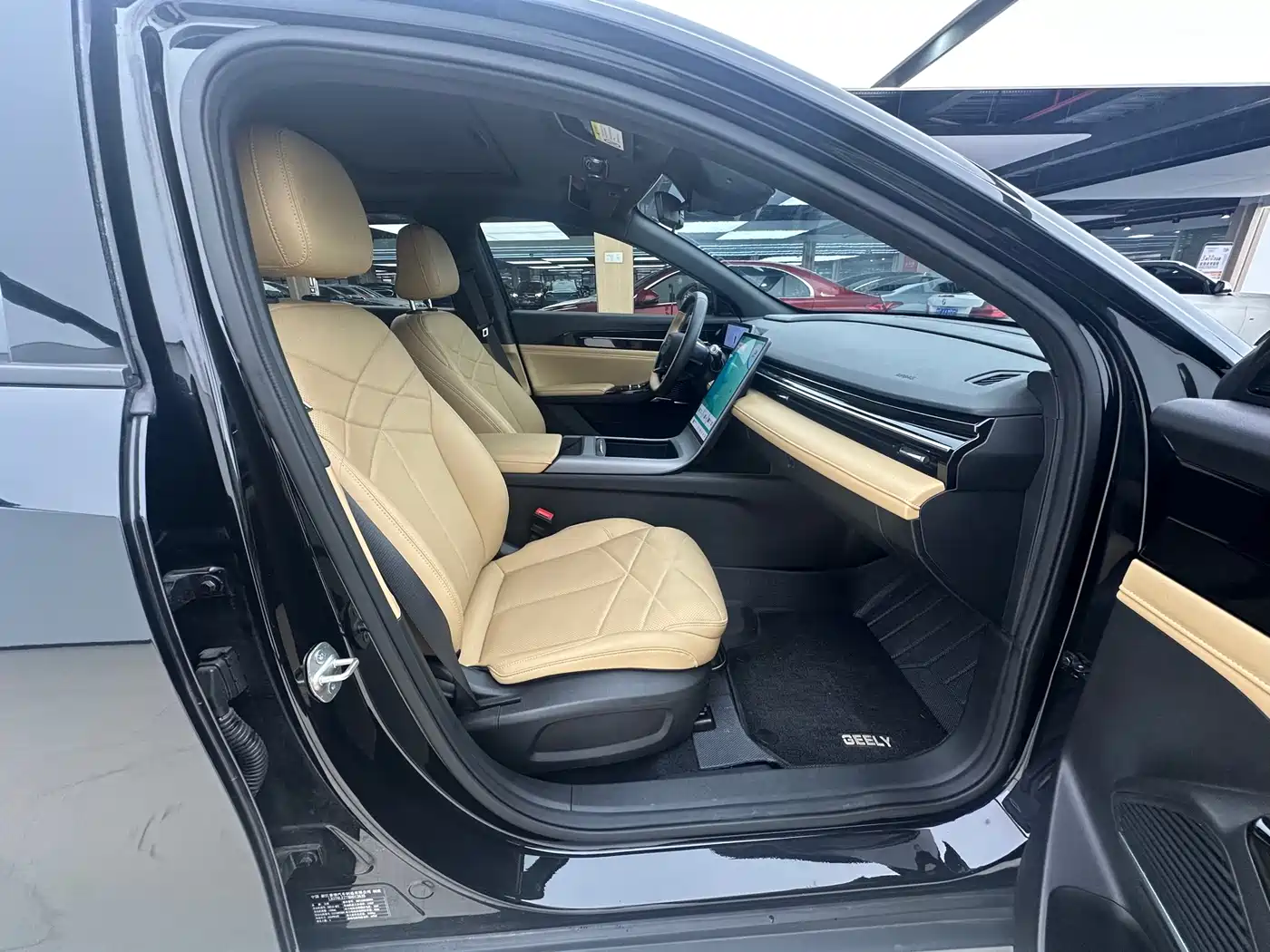 Geely Galaxy Galaxy L6 2024 125km PLUS Soaring Dragon Edition фото 24