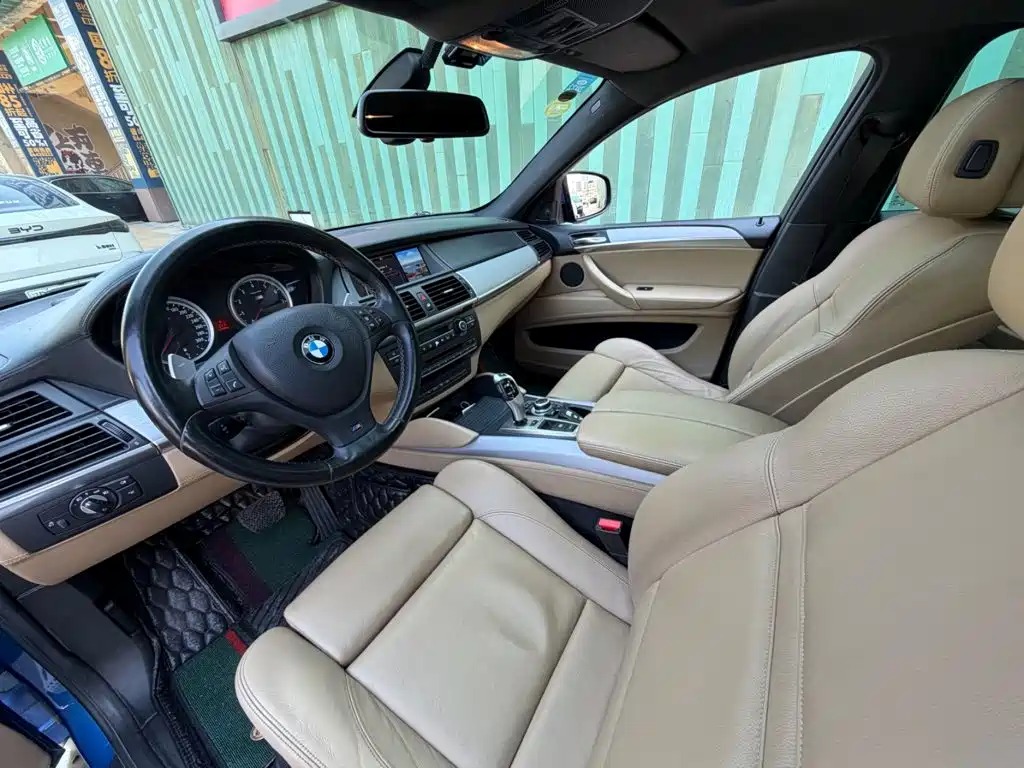 Photo 3 - BMW X6 M