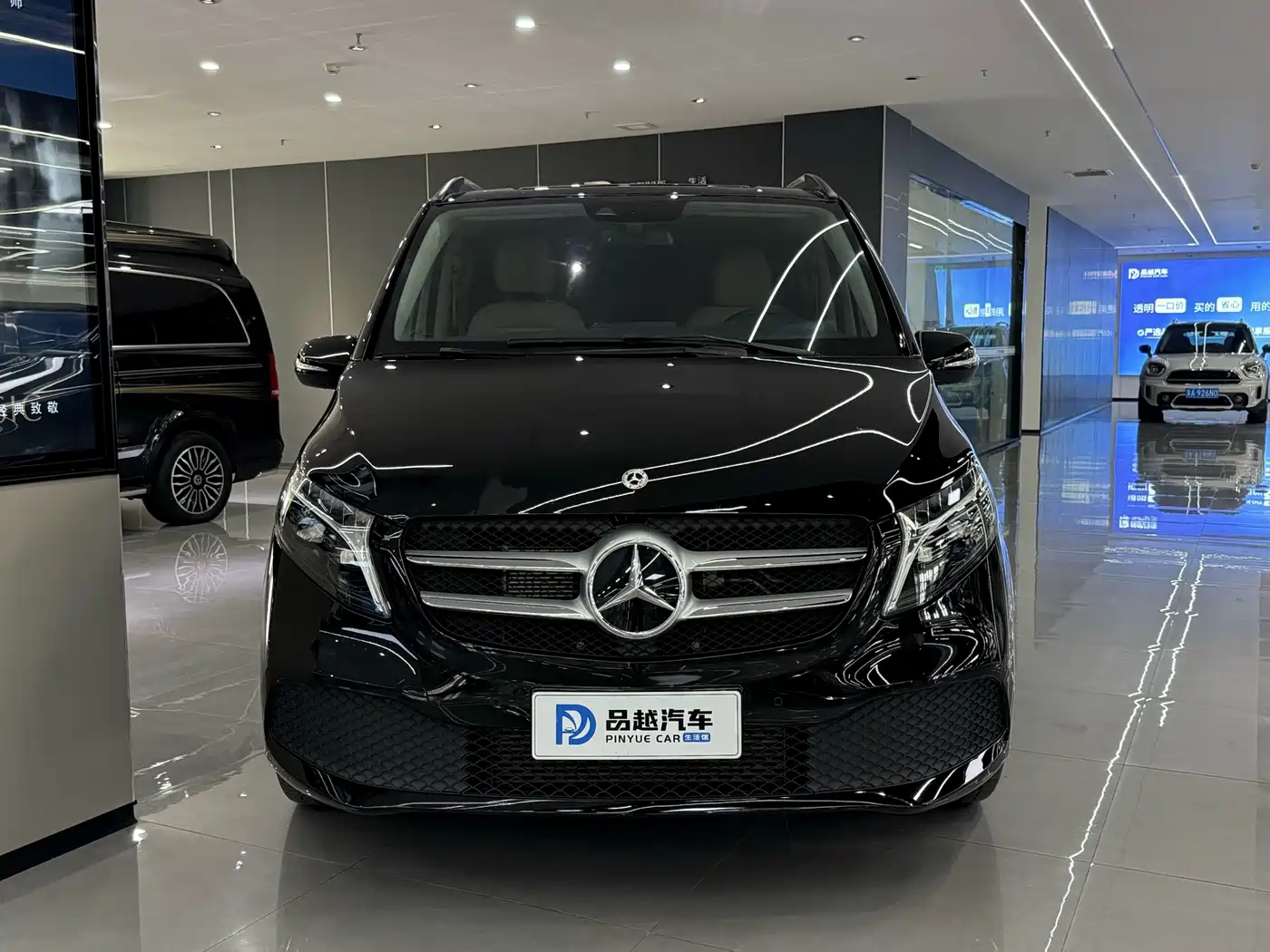 Mercedes-Benz V-Class 2022 V 260 Pilot Edition фото 2