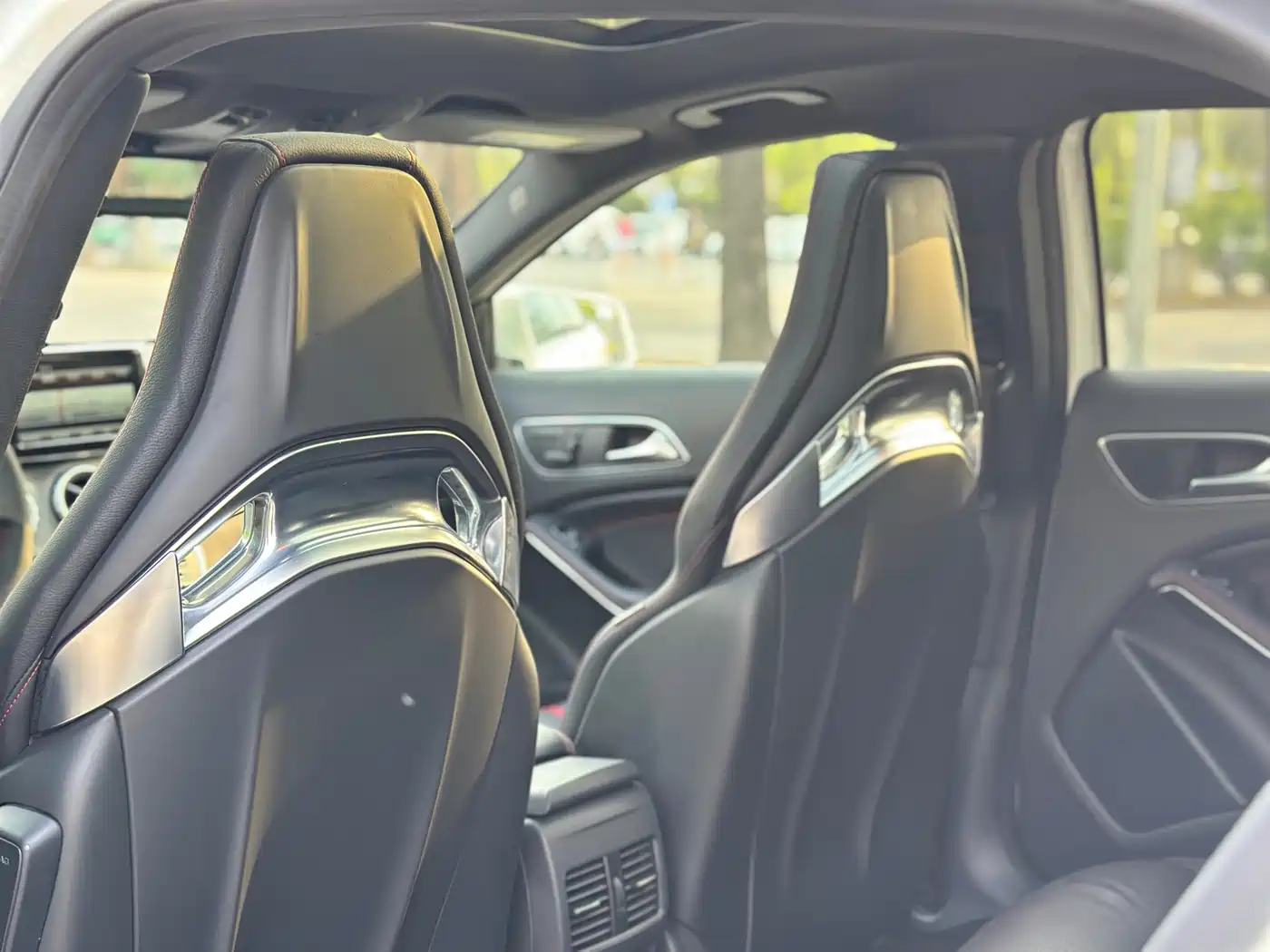 Mercedes-Benz GLA AMG 2015 AMG GLA 45 4MATIC фото 30