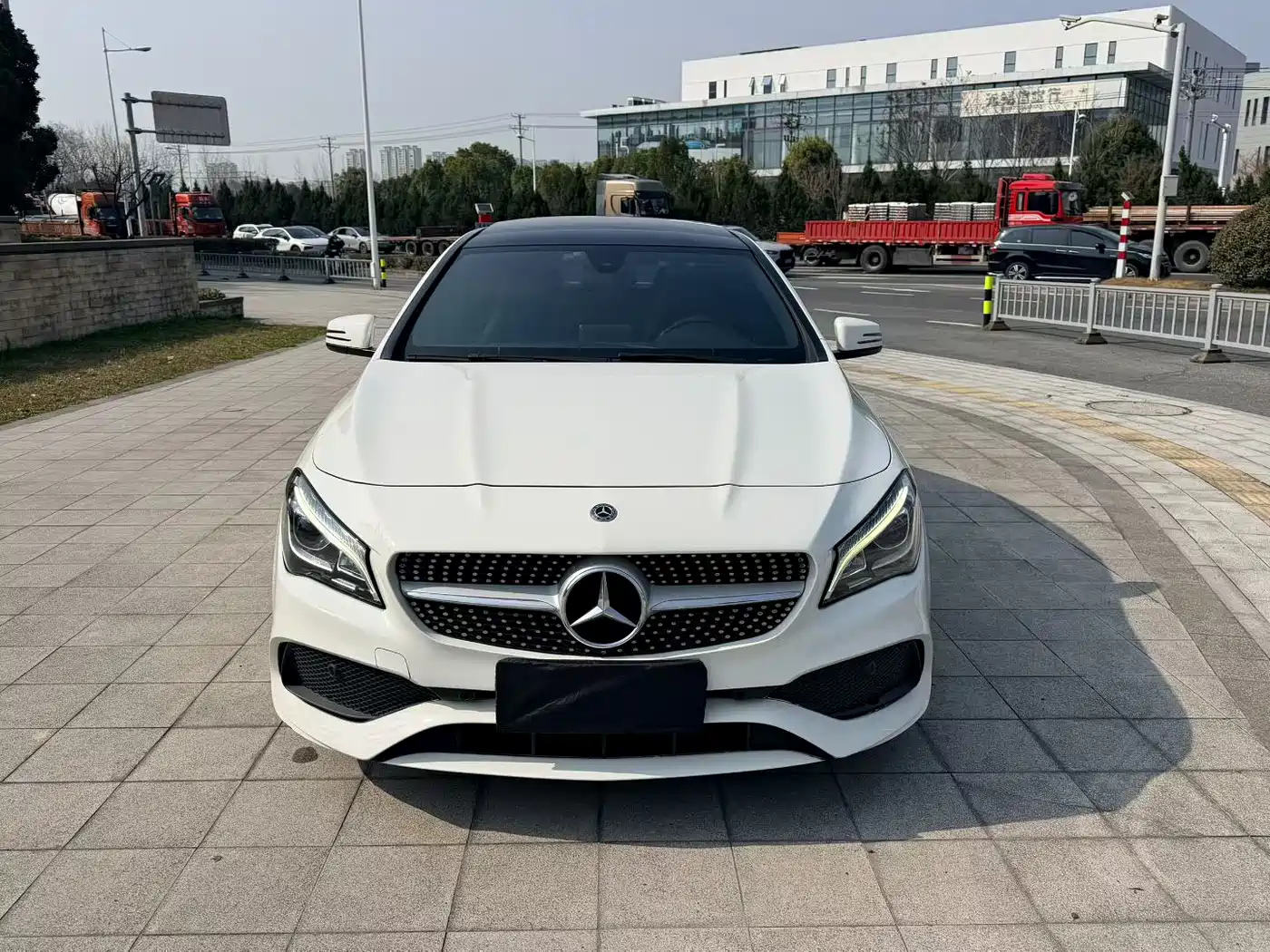 Mercedes-Benz CLA (Import) 2017 Facelift CLA 200 Style фото 2
